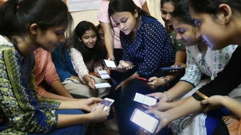 CBSE 12th Board Result: सीबीएसई 12वीं बोर्ड के परिणाम घोषित, 92.71 फीसदी छात्र हुए कामयाब