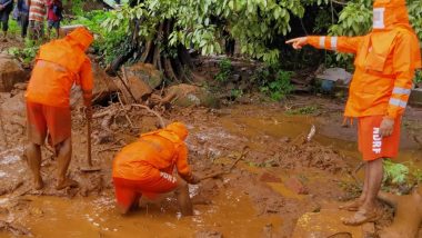 Maharashtra Landslide: भूस्खलन के बाद NDRF की टीम ने सतारा के अंबेघर में रेस्क्यू ऑपरेशन के दौरान 6 शव बरामद किये
