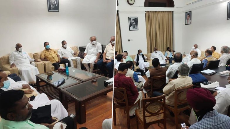 मोदी सरकार को घेरने के लिए विपक्ष ने संसद भवन में की बैठक, मल्लिकार्जुन खड़गे ने कहा- हम पेगासस मुद्दे पर चर्चा चाहते हैं