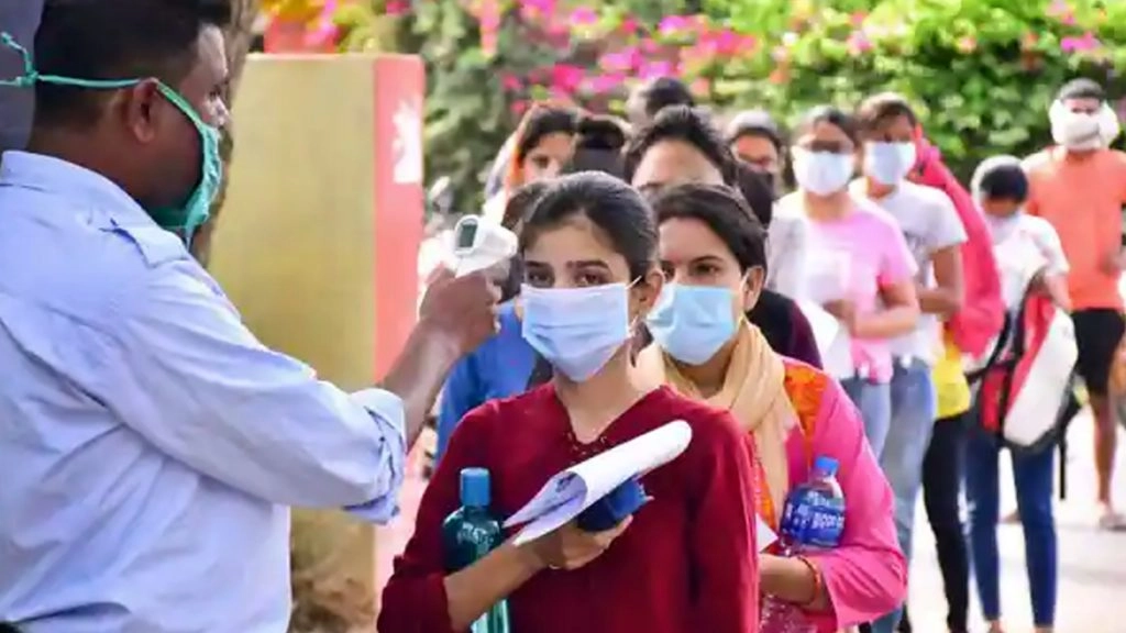 कोविड-19 के दौरान स्कूल लौटने वाले बच्चों को कैसे ‘भावनात्मक प्रशिक्षण’ दे सकते हैं अभिभावक