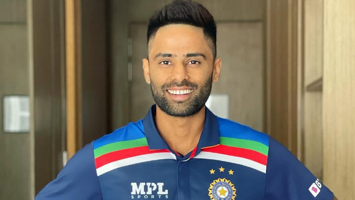 बल्लेबाज सूर्यकुमार यादव चोटिल होने के कारण श्रीलंका के खिलाफ टी20 श्रृंखला से बाहर