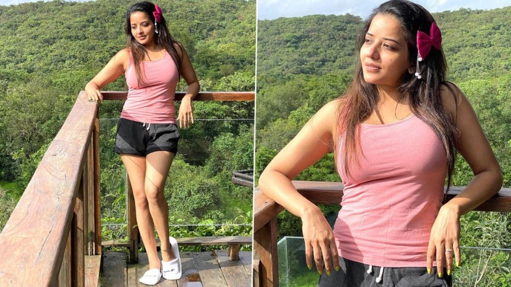 मोनालिसा ने दोस्त के बर्थडे पर शेयर की हॉट फोटोज 