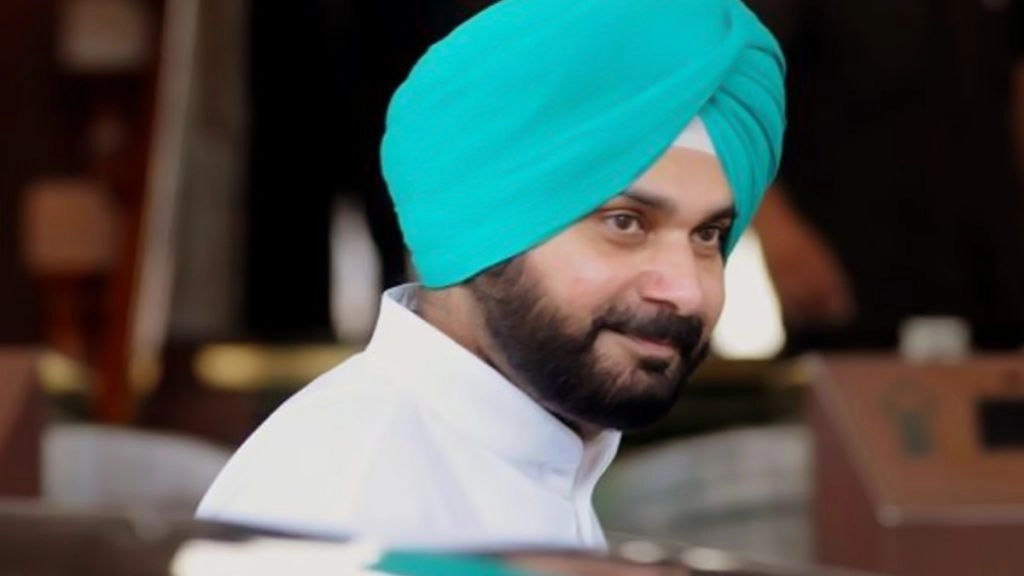 पंजाब सरकार के गठन के एक हफ्ते बाद नवजोत सिंह सिद्धू  ने प्रदेश अध्यक्ष पद से दिया इस्तीफा