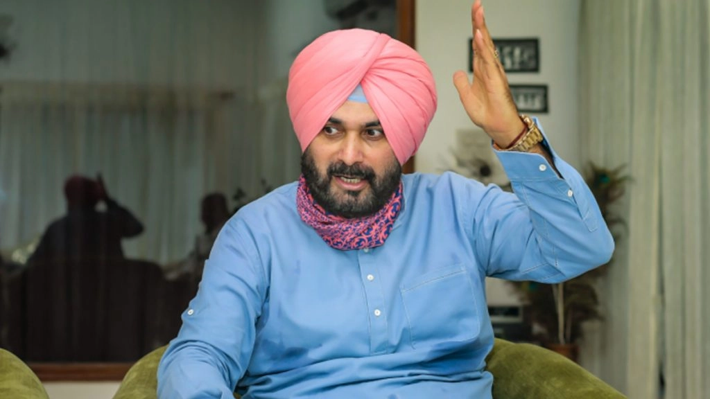 Punjab: इस्तीफे के बाद से पार्टी नेताओं के निशाने पर सिद्धू, चुनाव से पहले कांग्रेस की मुश्किलें और बढीं