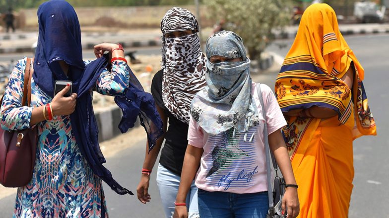 Delhi Weather Update: दिल्ली में सुबह उमस भरा मौसम रहा
