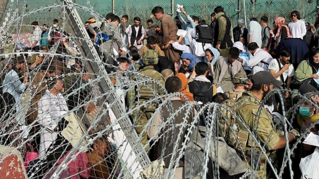 बाइडेन ने कहा- हवाई अड्डे पर आतंकवादी हमलों का खतरा बना हुआ है