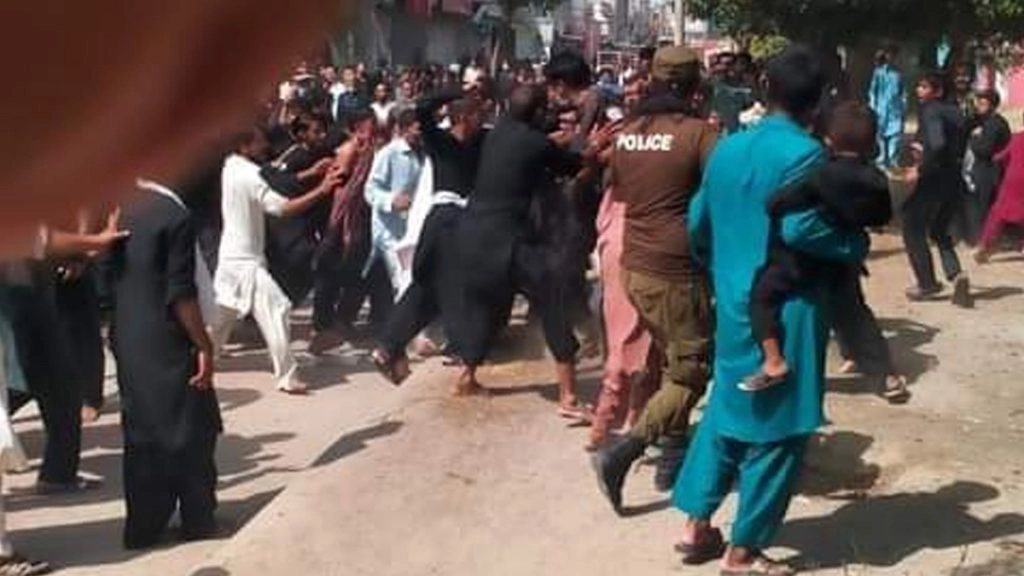 पाकिस्तान: धार्मिक जुलूस के दौरान विस्फोट, तीन की मौत, 50 से ज्यादा घायल