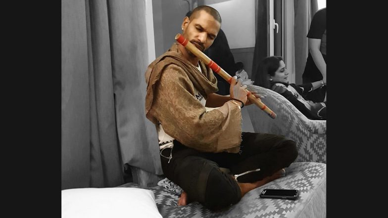 IPL से पहले बांसुरी बजाते नजर आए दिग्गज सलामी बल्लेबाज Shikhar Dhawan, कहा...