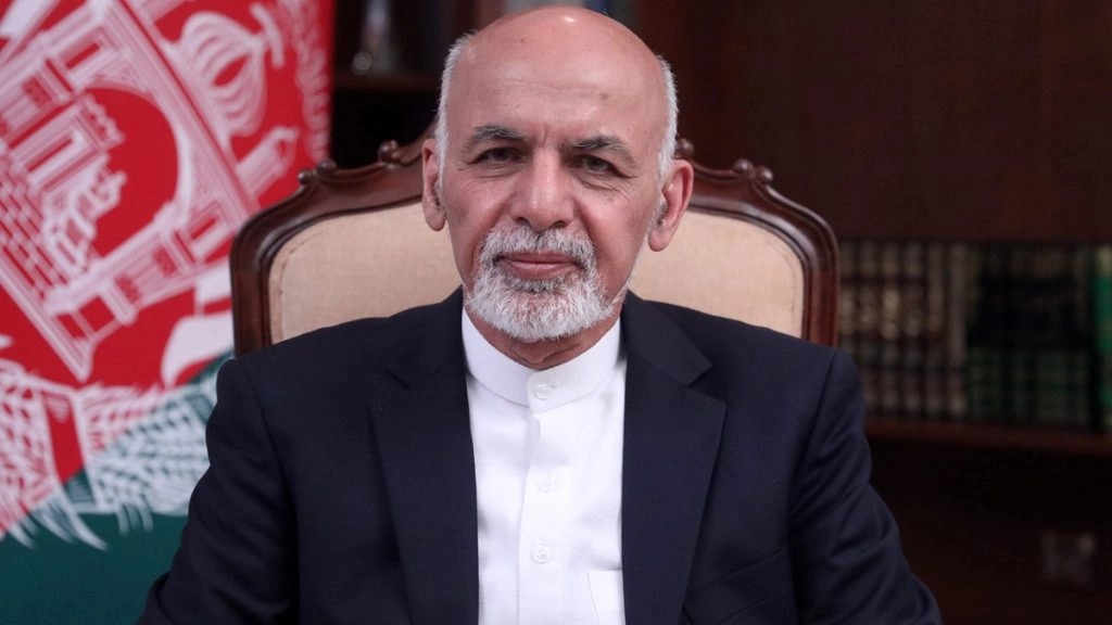 नकदी से भरे हेलीकॉप्टर में काबुल से भागे थे अफगानिस्तान के राष्ट्रपति गनी- मीडिया रिपोर्ट