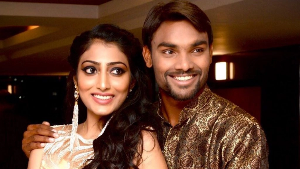 साउथ इंडिया लुक में नजर आए संदीप-नताशा