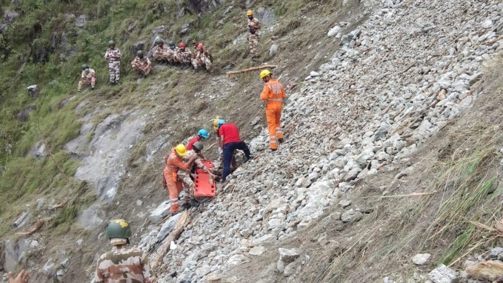 Kinnaur Landslide: अबतक 13 शव बरामद, 14 लोगों को बचाया गया