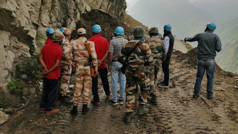 Himachal Pradesh: भूस्खलन स्थल से तीन और शव मिले, मृतक संख्या 13 हुई