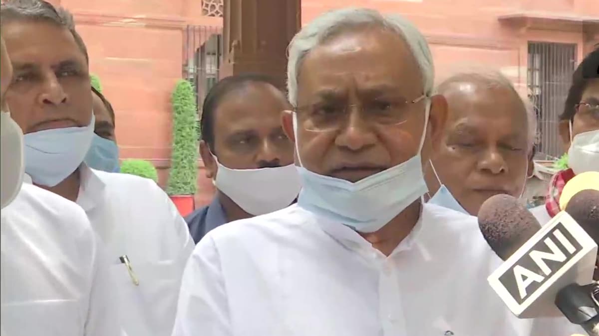 मुख्यमंत्री नीतीश कुमार ने चारा घोटाले को लेकर लालू प्रसाद यादव के पक्ष में प्रियंका गांधी की टिप्पणी की आलोचना की