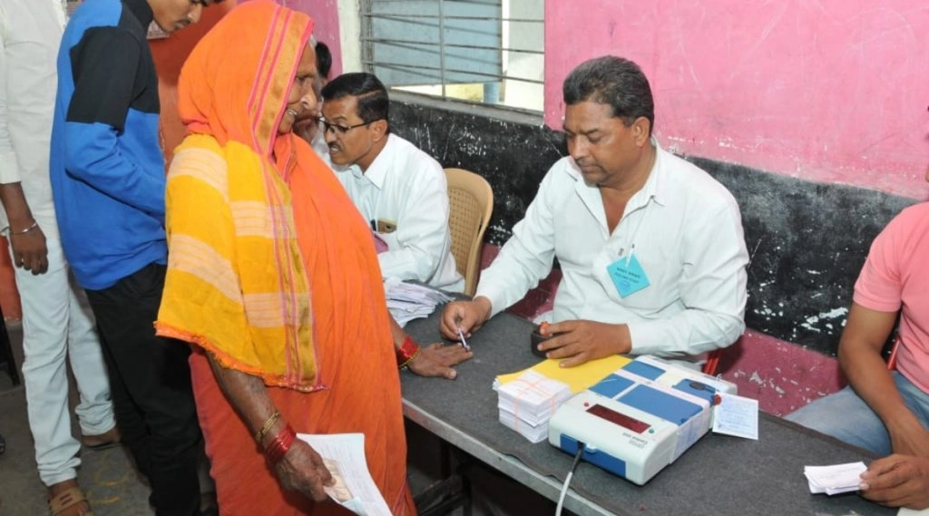 बिहार उपचुनाव : शांतिपूर्ण मतदान जारी, पहले 2 घंटे में 5 प्रतिशत मतदान