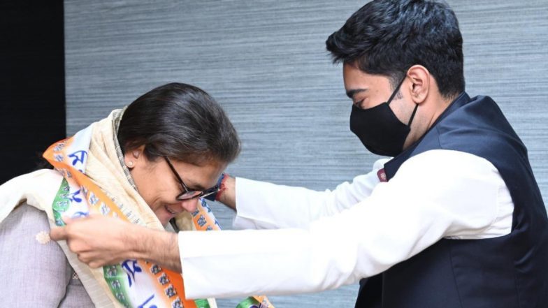 कांग्रेस को अलविदा कहने के कुछ घंटों बाद सुष्मिता देव तृणमूल कांग्रेस में हुईं शामिल