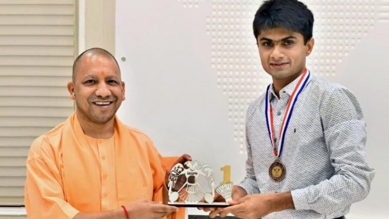 Tokyo Paralympics: योगी के तेज तर्रार DM सुहास एलवाई भी मेडल की रेस में, बैडमिंटन रैकेट से करते हैं जादू, विश्व में हैं तीसरे रैंक पर