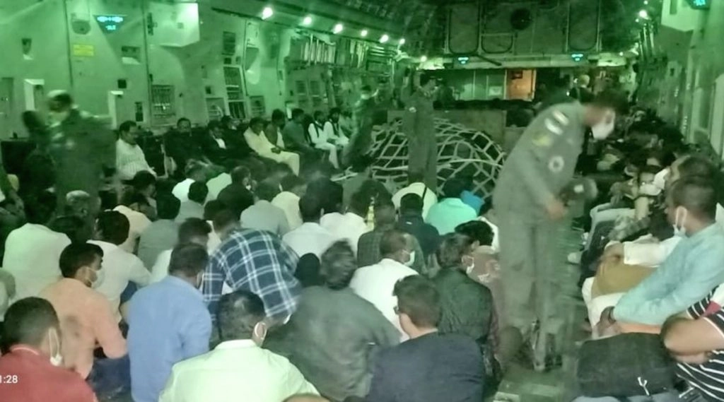 अफगानिस्तान से लाए गए लोगों के लिए क्वारंटाइन होना अनिवार्य, रिश्तेदार निराश