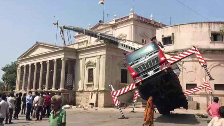 Madhya Pradesh: ग्वालियर में बड़ा हादसा, राष्ट्रीय ध्वज लगाते समय टूटी क्रेन की ट्राली- 3 की मौत