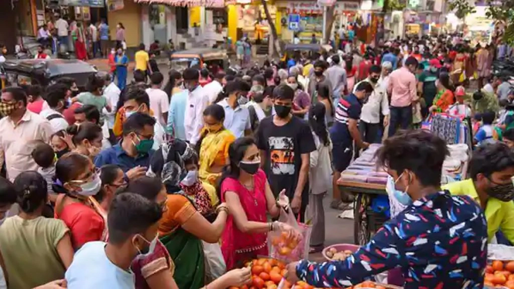 Maharashtra: त्योहारों के साथ कोरोना की तीसरी लहर की हो सकती है एंट्री, सीएम ने किया अलर्ट  