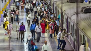 Mumbai Local Train Update: मुंबई की लोकल ट्रेन सेवा आज से फिर हुई शुरू, कोरोना वैक्सीन की दोनों डोज लेने वाले यात्री कर सकेंगे सफर