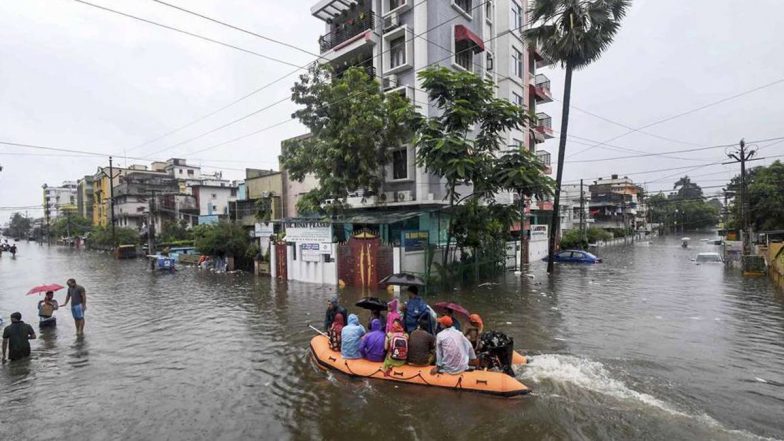 बिहार में बाढ़ से तबाही, खतरे के निशान से ऊपर गंगा का जलस्तर, राज्य की 26 प्रमुख सड़कों का संपर्क टूटा
