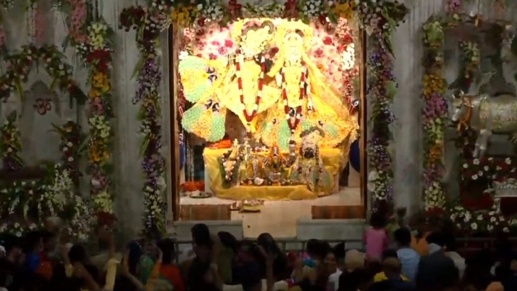 बांके बिहारी मंदिर भगदड़़ मामला: जांच समिति के प्रमुख ने मंदिर के आसपास का दौरा किया