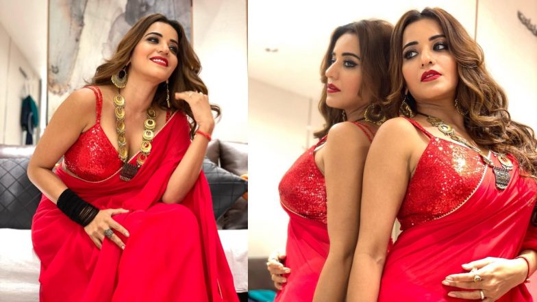 Monalisa Hot Photos: रेड कलर की साड़ी में मोनालिसा ने दिखाया सुपर हॉट अवतार, सेक्सी लुक देखकर रह जाएंगे हैरान