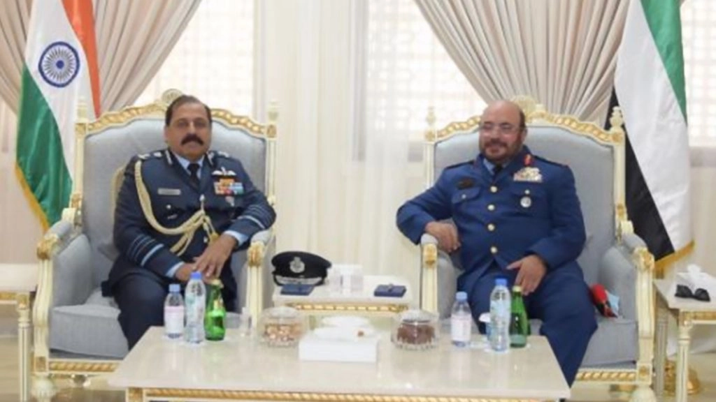 इस इस्लामिक देश की यात्रा पर हैं Air Chief Marshal Bhadauria, पाकिस्तान को लग सकती है मिर्ची