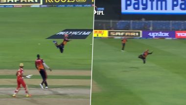 IPL 2021, PBKS vs SRH: एसआरएच के इस फील्डर ने पकड़ा हैरतअंगेज कैच, देखकर आपके भी उड़ जाएंगे होश (देखें वीडियो)