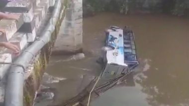 Bus Accident in Meghalaya: मेघालय में नदी में गिरी बस, अब तक 4 यात्रियों के मारे जाने की खबर