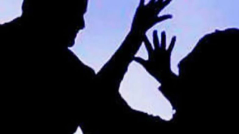Uttar Pradesh: छात्रा ने गणित के प्रोफेसर पर लगाया सेक्स रैकेट चलाने का आरोप, किए बड़े खुलासे