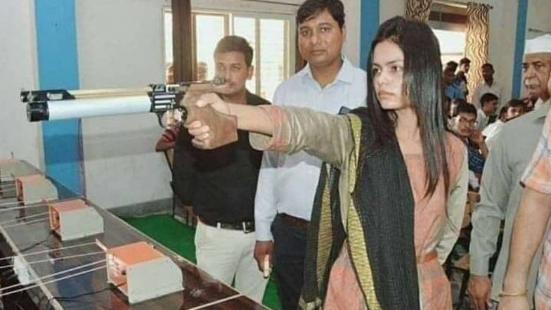 केंद्रीय मंत्री स्मृति ईरानी की छवि धूमिल करने के मामले में अंतरराष्ट्रीय निशानेबाज वर्तिका सिंह के खिलाफ जमानती वारंट जारी