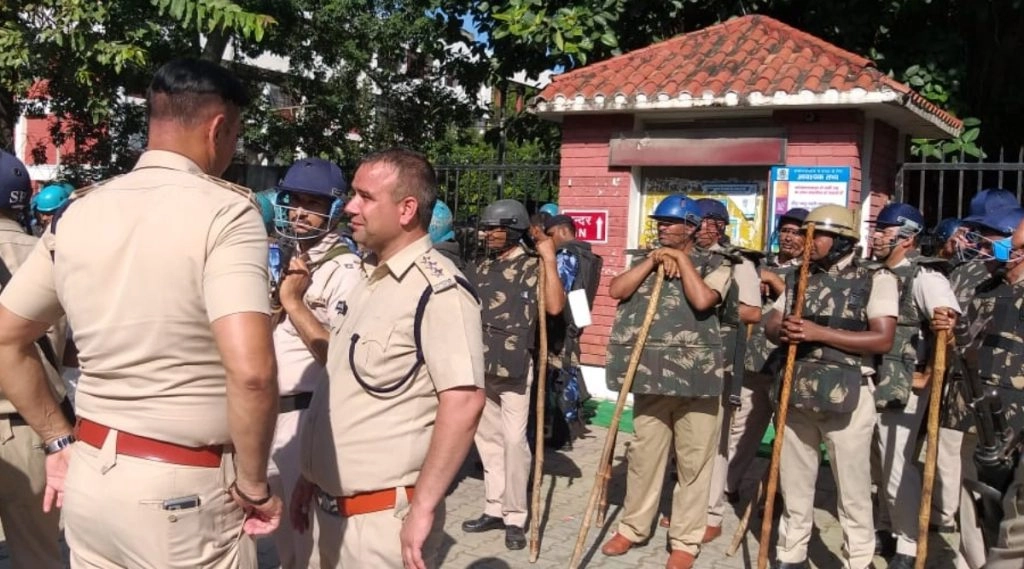 बेंगलुरु में सार्वजनिक स्थान पर युवती का यौन शोषण, मारपीट भी की