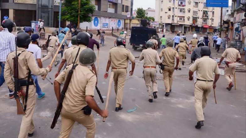 Maharashtra: आत्महत्या की योजना बना रहे व्यक्ति को पुलिस ने बचाया