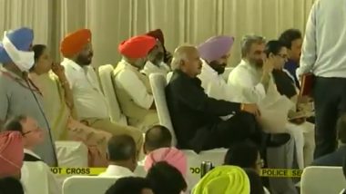 Punjab Cabinet Expansion: कांग्रेस विधायक अपने परिवार के साथ नए मंत्रियों के शपथ ग्रहण समारोह में शामिल होने राजभवन पहुंचे- देखें वीडियो