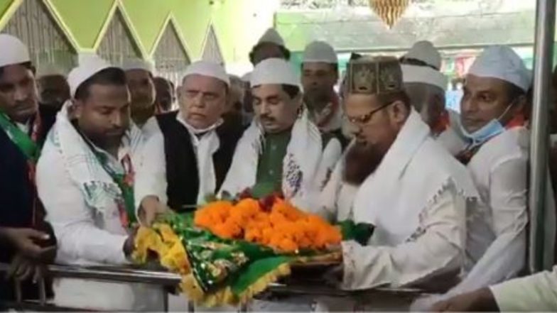 पीएम मोदी के जन्मदिन पर शाहनवाज हुसैन ने पटना में हजरत सैयद शहीद गुलाम सफदर पीर मुराद शाह रहमतुल्लाह अलैहे की दरगाह पर चढ़ाई चादर