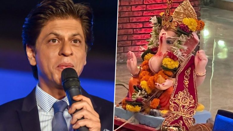 Ganpati Visarjan 2021: Shah Rukh Khan ने घर विराजे बाप्पा को किया विदा, अगले बरस जल्द आने की प्रार्थना करते आए नजर