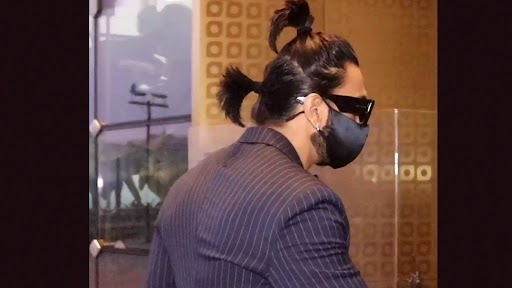 Ranveer Singh Spotted In Ponytail: कैमरे में कैद हुआ रणवीर सिंह का नया हेयर स्टाइल, दो चोटी में वायरल हुई तस्वीर