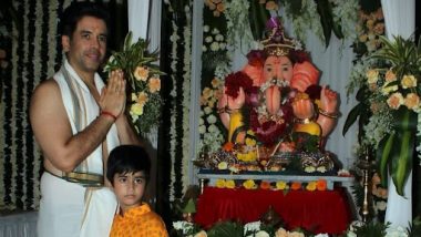 Ganesh Chaturthi 2021: गणेश चतुर्थी पर तुषार कपूर ने बेटे के साथ पारंपरिक पोशाख में बाप्पा का किया स्वागत, देखें तस्वीरें