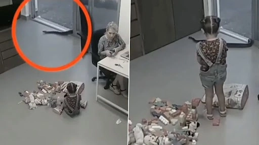 छोटी बच्ची खेलने में थी व्यस्त, अचानक घर में घुस आया खतरनाक काला सांप, वीडियो देख दहल जाएगा दिल