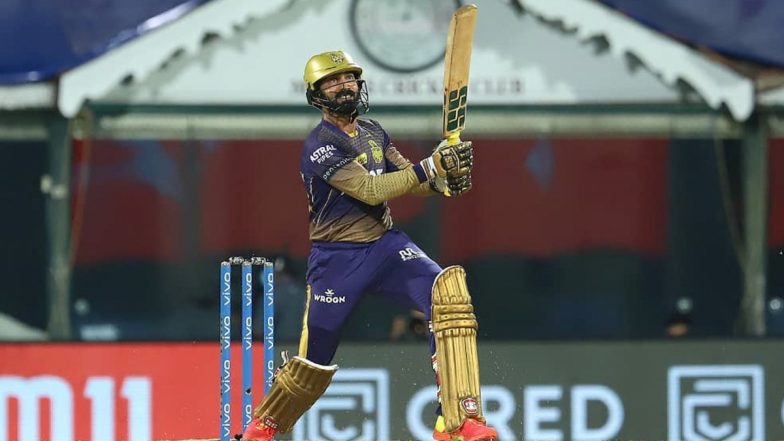 IPL 2021: क्या आपने Dinesh Karthik का यह हेलीकॉप्‍टर शॉट देखा? नहीं तो यहां देखें