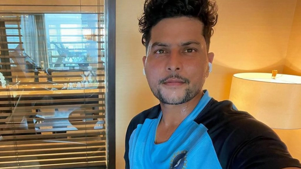 घुटने की चोट के बाद यूएई से स्वदेश लौटे कुलदीप, अधिकांश घरेलू सत्र से रह सकते हैं बाहर