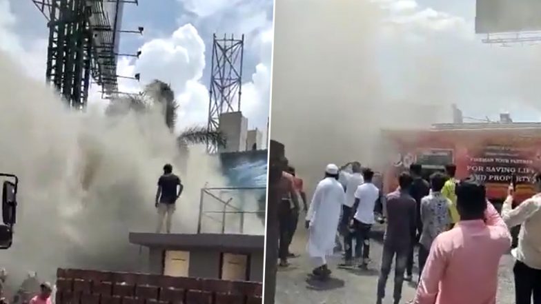 Mumbai Fire: मुंबई के बांद्रा इलाके में झोपड़पट्टी में लगी आग, फायर ब्रिगेड की कई गाड़ियां मौके पर मौजूद
