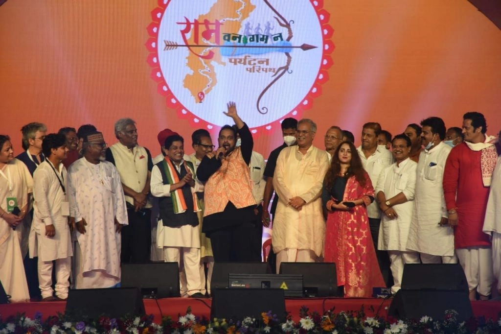 रामनाम में रमा चंदखुरी, सुरों के सागर और संगीत की लहरों में हुआ सराबोर