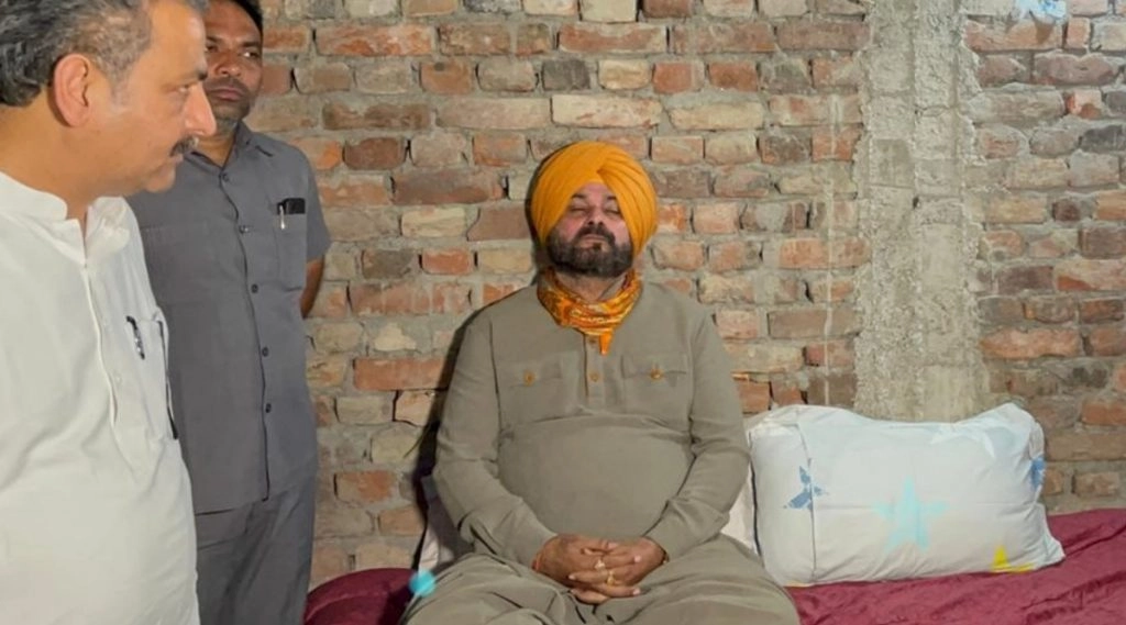 पटियाला सेंट्रल जेल के एक ही बैरक में बंद दलेर मेंहदी और नवजोत सिंह सिद्धू