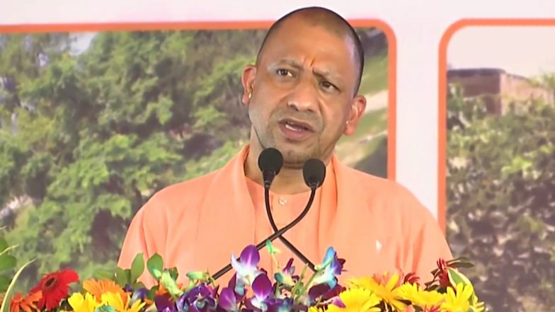 UP: सीएम योगी आदित्यनाथ ने Congress पर लगाए गंभीर आरोप, कहा- कांग्रेस हिन्दू नेताओं को आतंकी घटनाओं में फंसाती थी