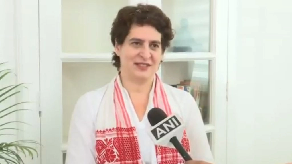 UP Election: प्रियंका गांधी नेमहिलाओं को मुफ्त सिलेंडर, स्कूटी और बसों में मुफ्त यात्रा का वादा किया