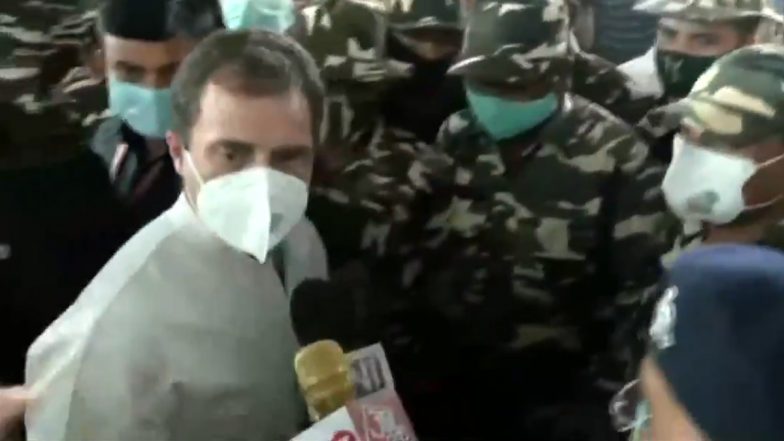 Lakhimpur Kheri Violence: राहुल गांधी को यूपी सरकार से लखीमपुर खीरी  जाने की इजाजत मिलने के बाद भी लखनऊ एयरपोर्ट पर रोका गया- देखें तस्वीरे