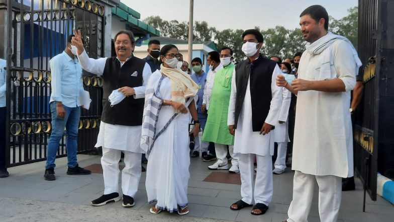 कांग्रेस के कद्दावर नेता ललितेश पति त्रिपाठी ने ज्वाइन की TMC, क्या ममता बनर्जी यूपी चुनाव में चलेंगी बड़ा दांव?