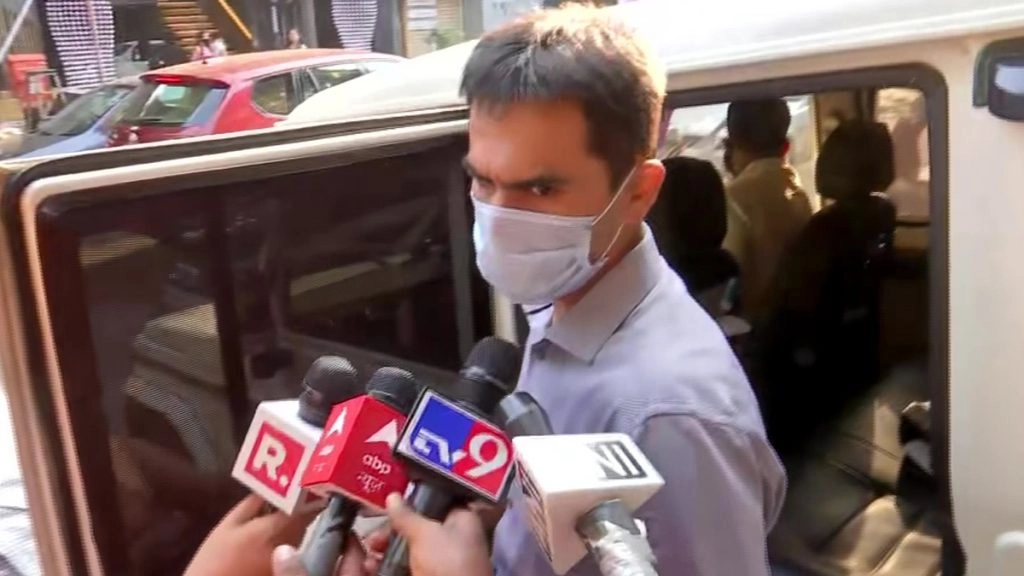 वानखेड़े ने एनसीएससी के अध्यक्ष से मुलाकात कर अपना जाति प्रमाण पत्र सौंपा